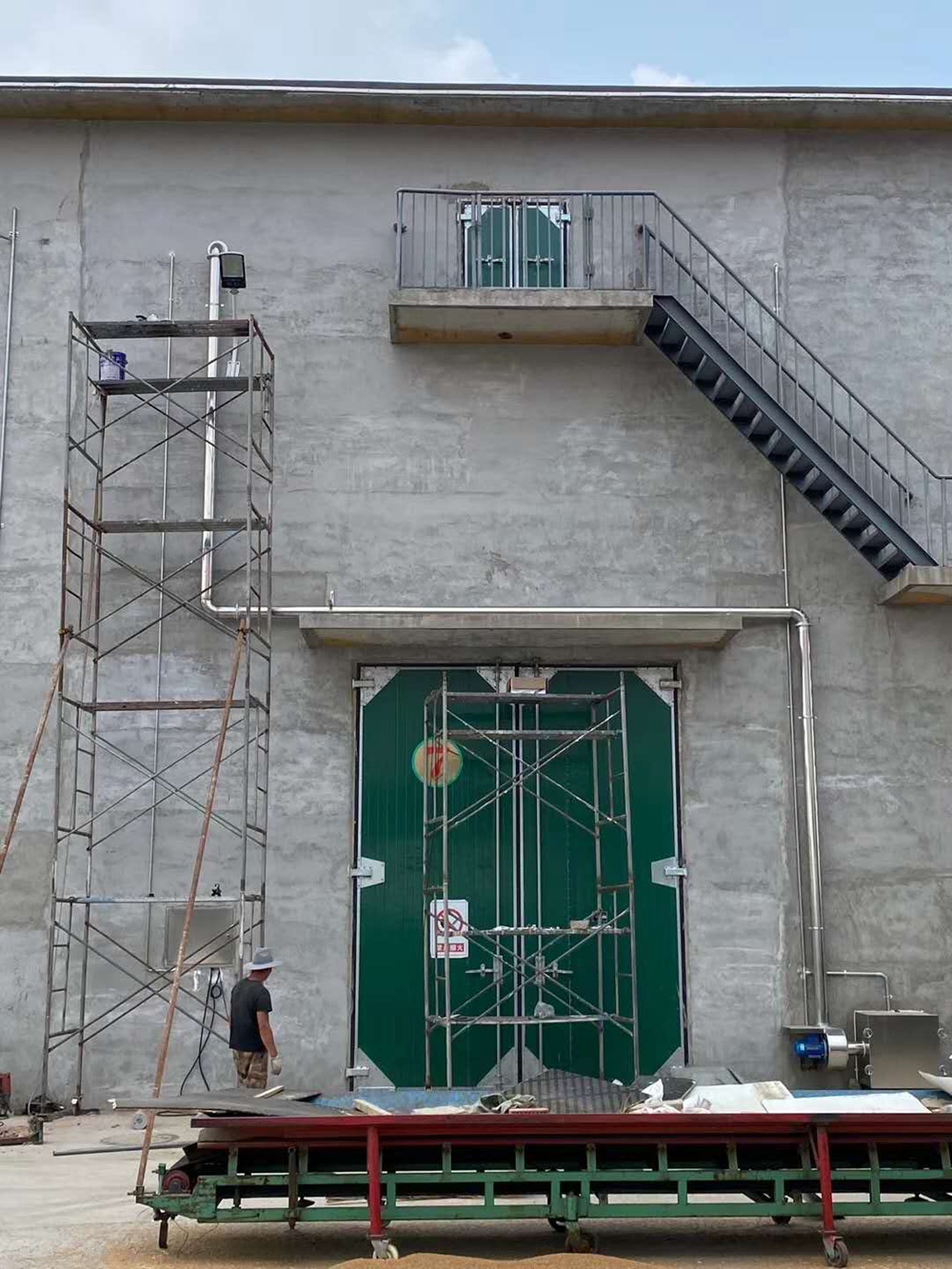 平房仓内环流熏蒸案例