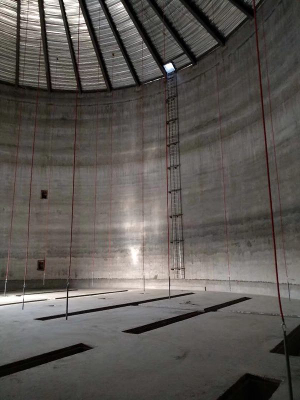 浅圆筒仓可换芯测温线缆施工案例